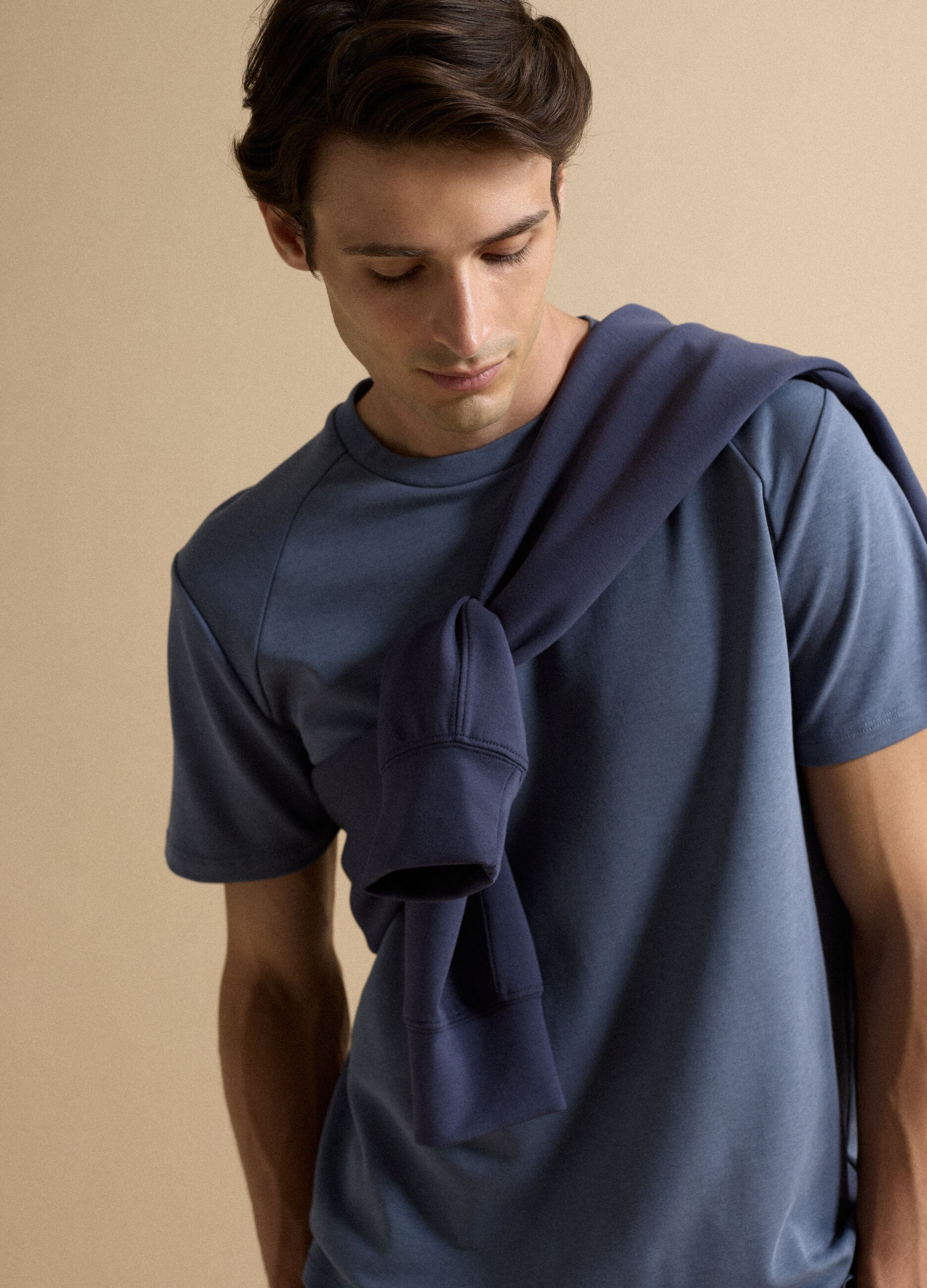 T-shirt grigia in misto cotone traspirante e ad asciugatura rapida