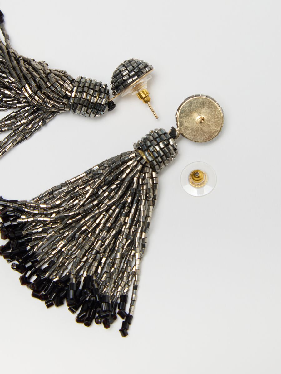 Grey pendant earrings with beads and fringing_1