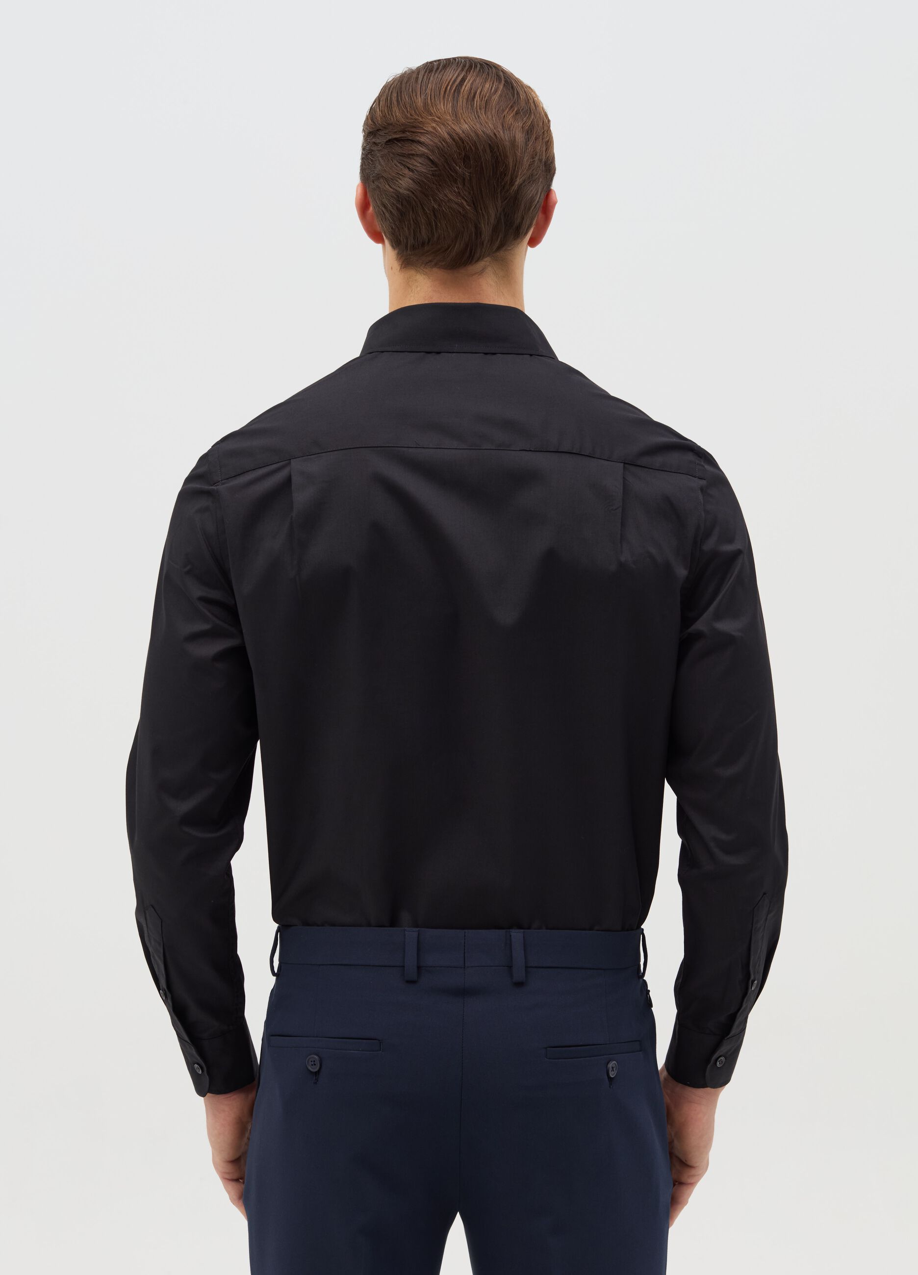 Regular-fit easy-iron shirt with button-down collar