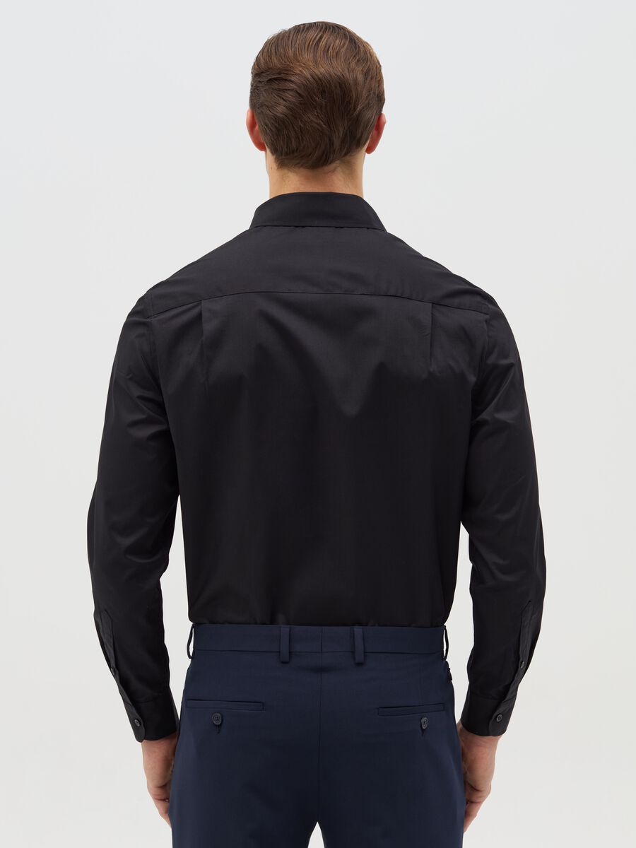 Regular-fit easy-iron shirt with button-down collar_2
