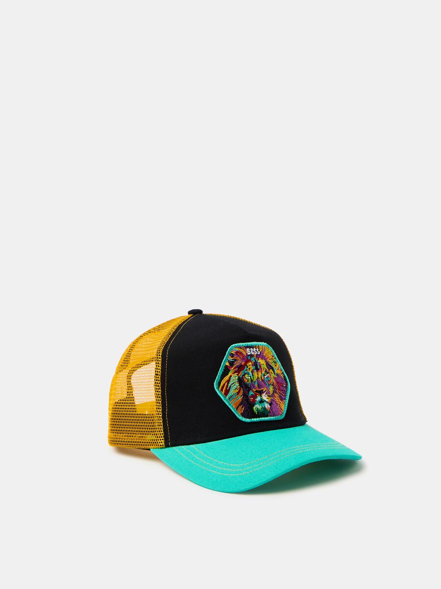 Baseball cap with lion patch_0