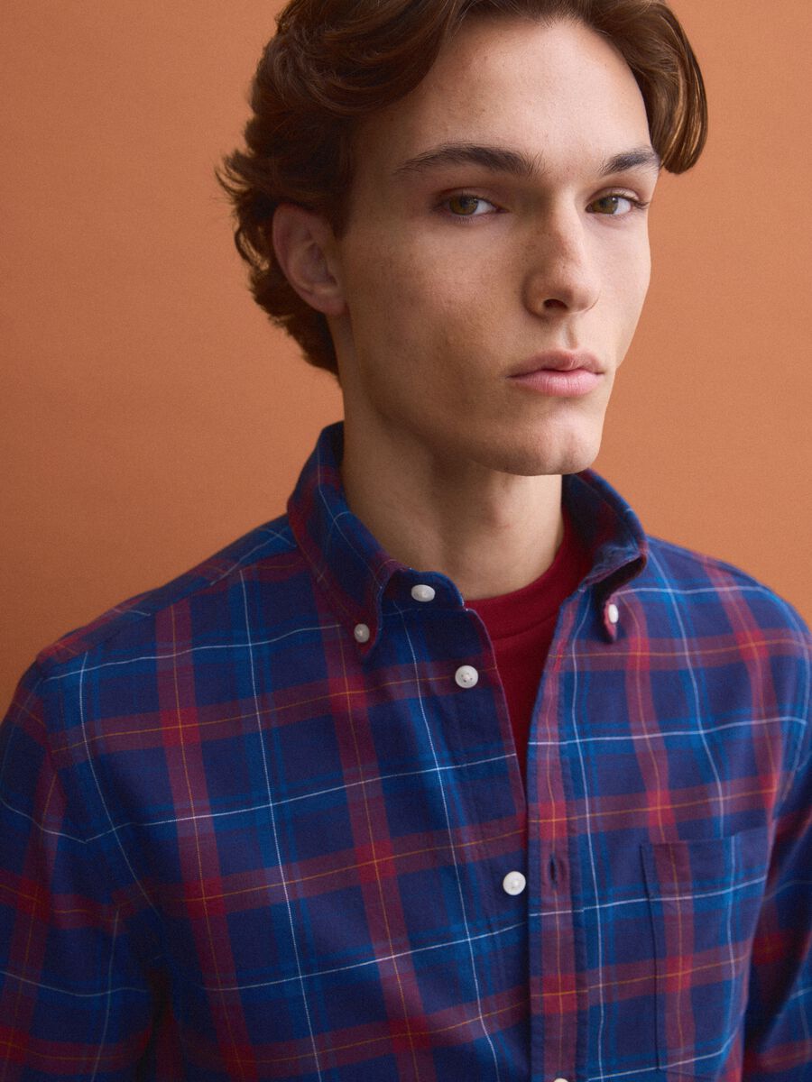 Camicia oxford blu a quadri in puro cotone regular fit_0