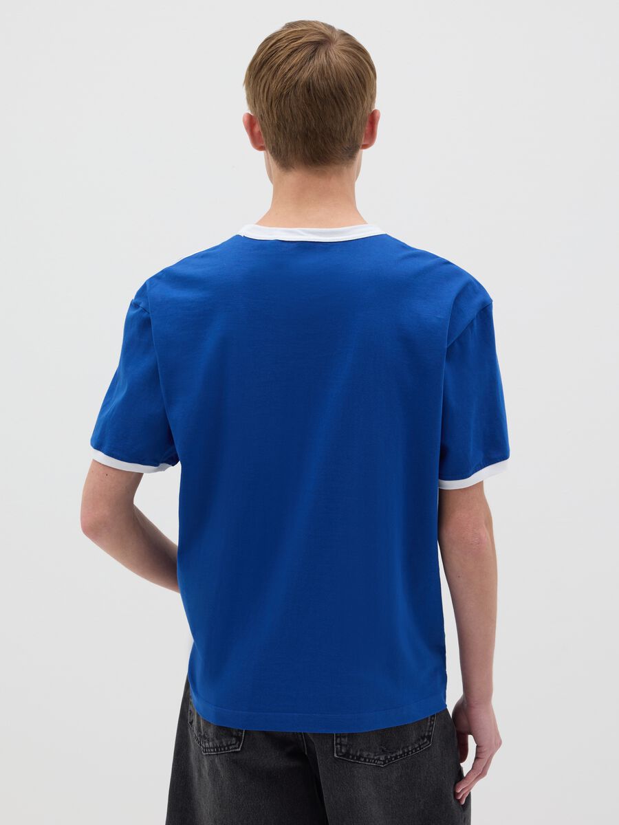 Blue T-shirt with contrasting edging_2