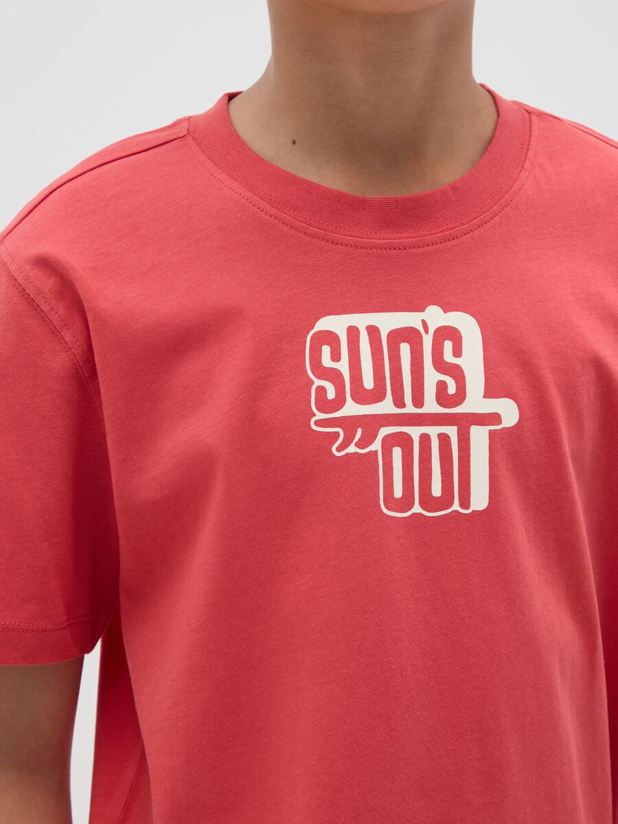 T-shirt da ragazzo in puro cotone rosso regular fit con stampa_2