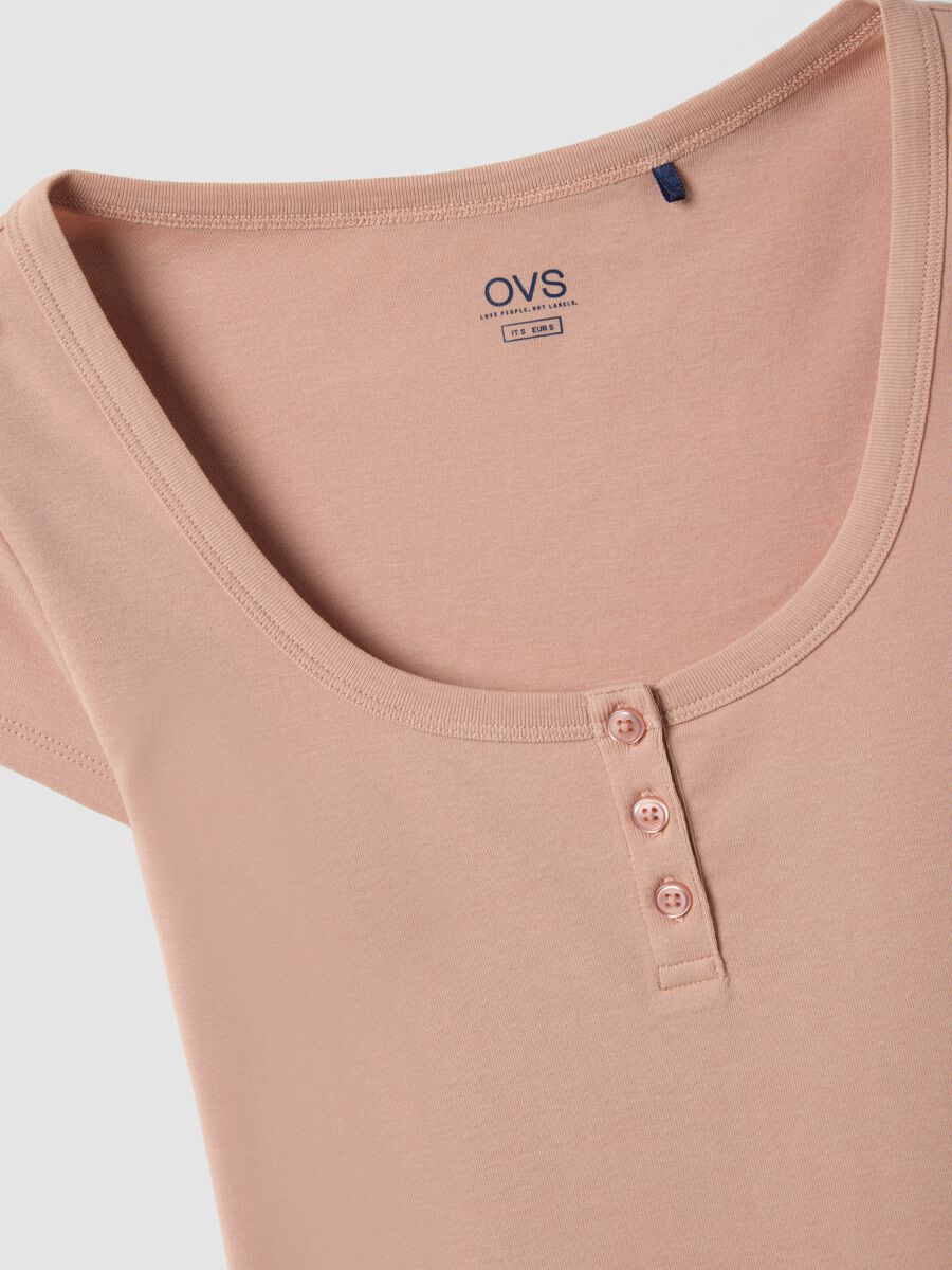 Pink pure cotton regular fit T-shirt with deep serafino neckline_1