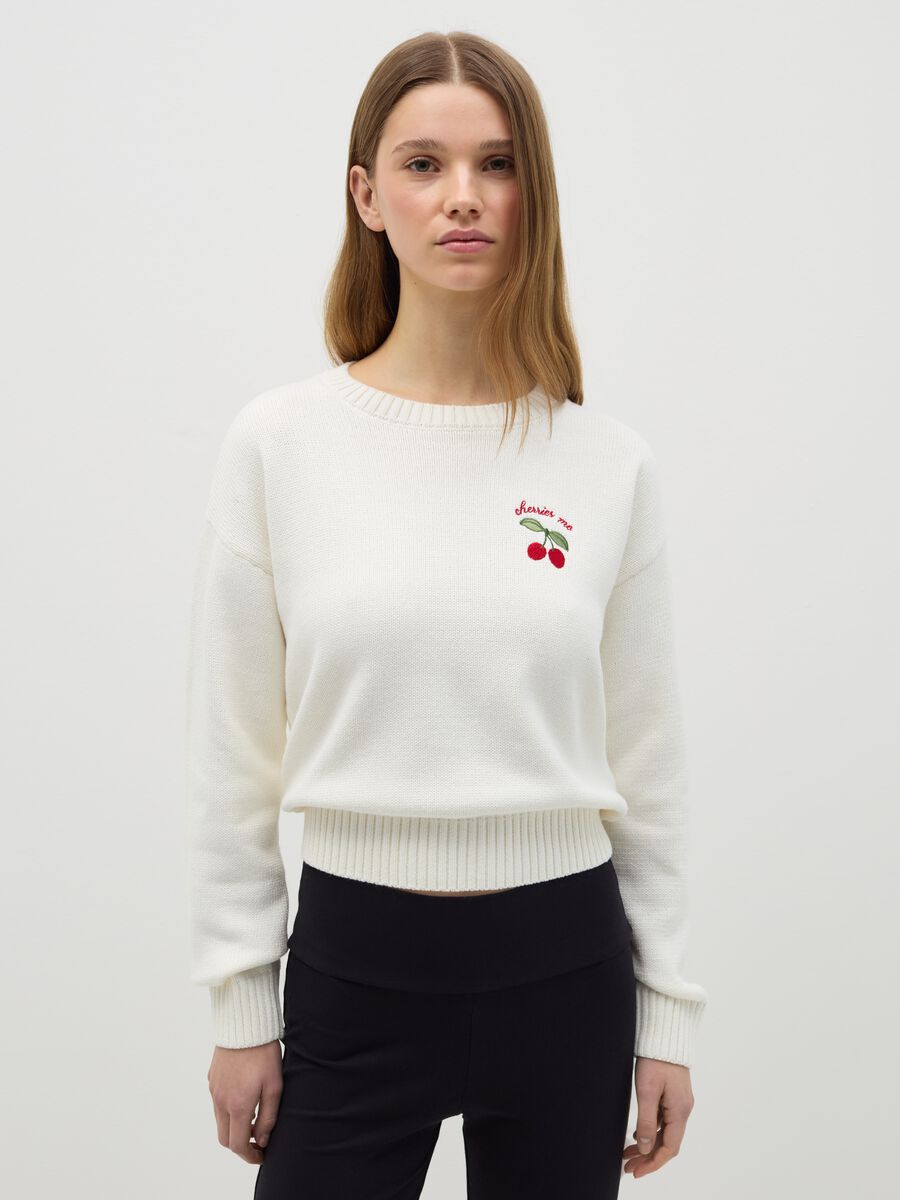 Pullover with cherries embroidery_0