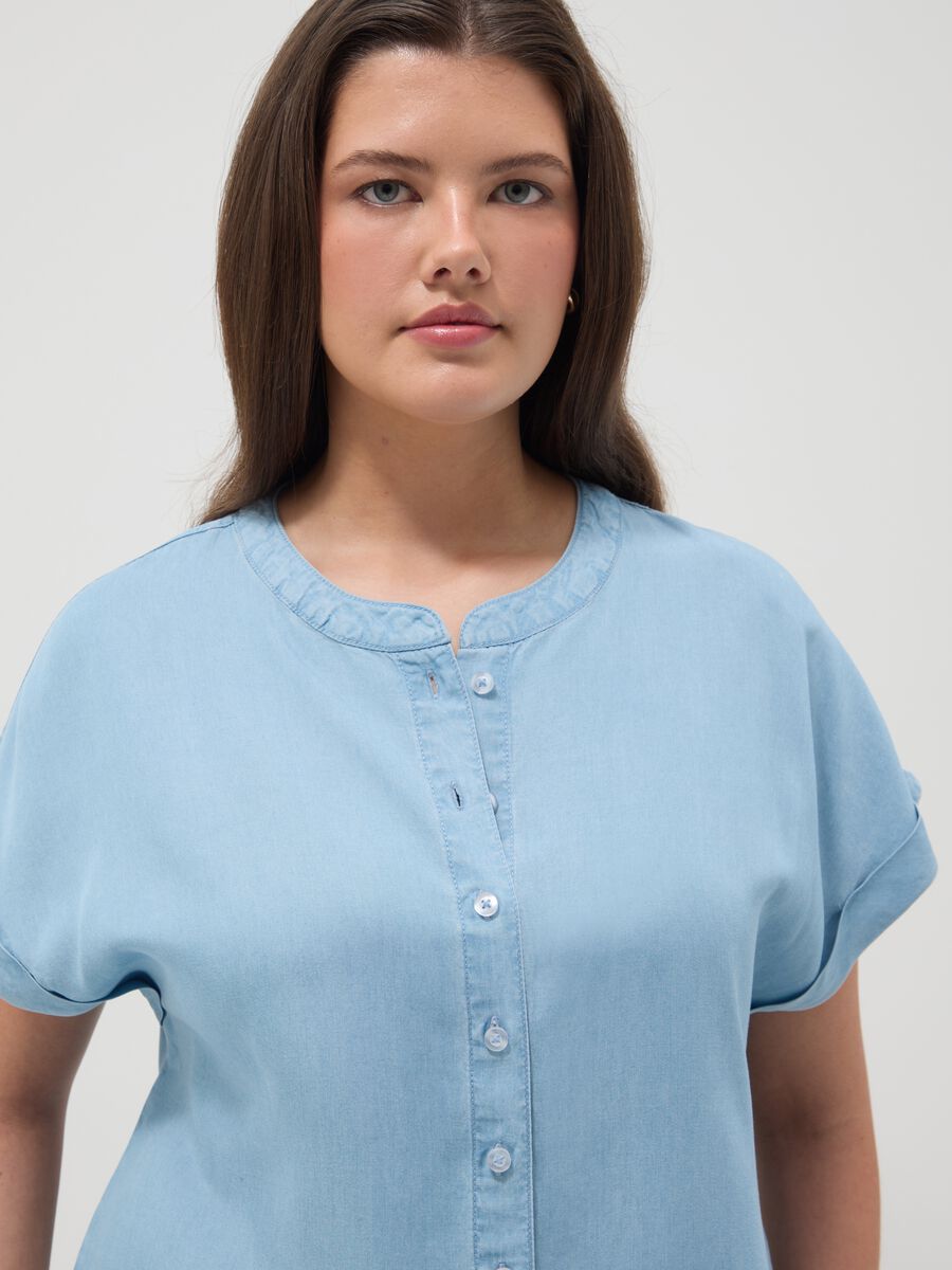 Camicetta in puro lyocell azzurro regular fit con collo alla coreana_3