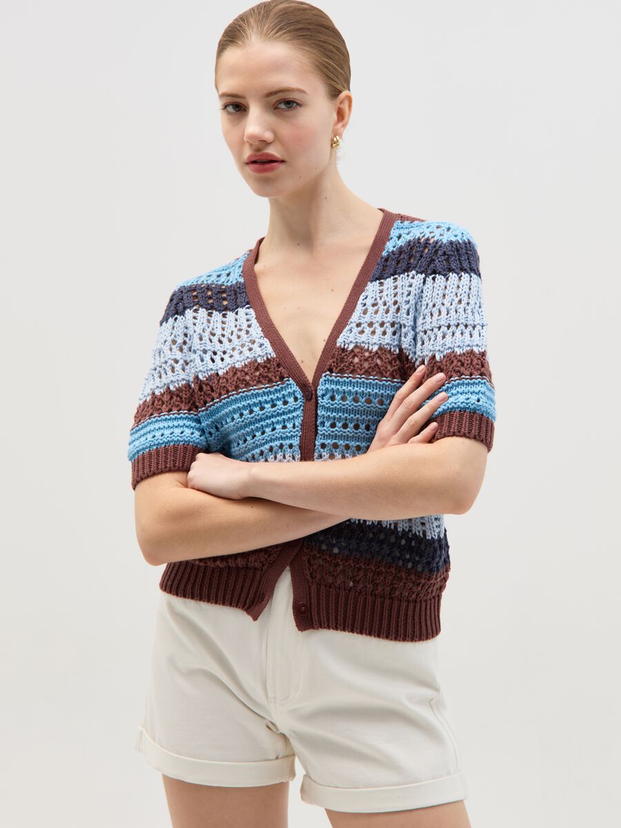 Cardigan crochet a righe con maniche corte_1