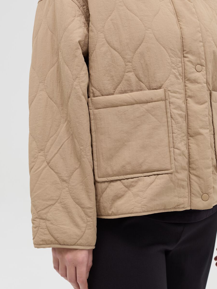 Curvy short quilted jacket with collar_2