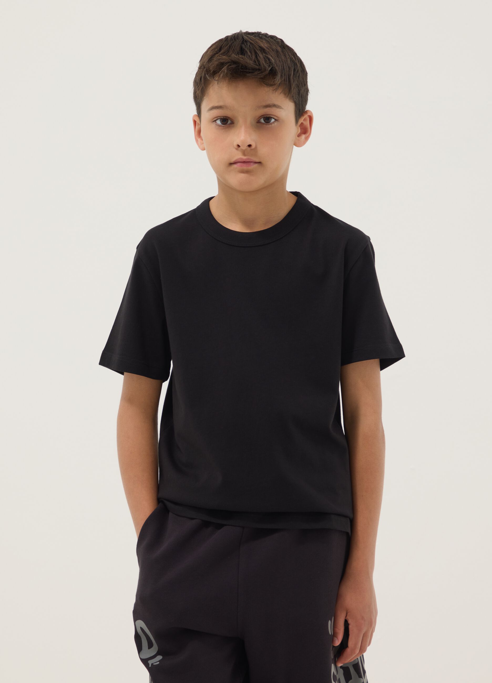 Boys&rsquo; black pure cotton regular fit T-shirt
