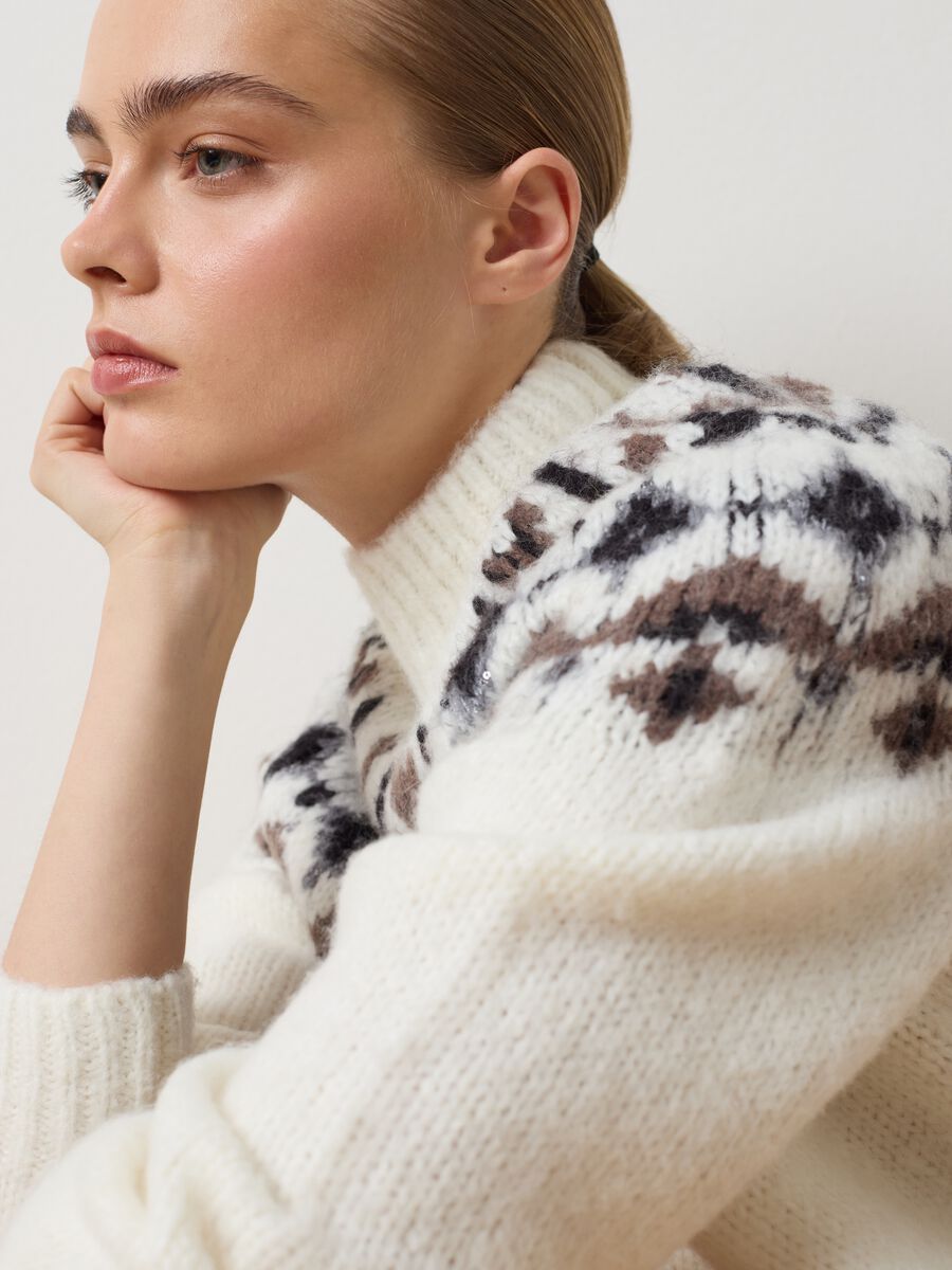 Maglione con collo vulcan bianco regular fit con motivi jacquard_0