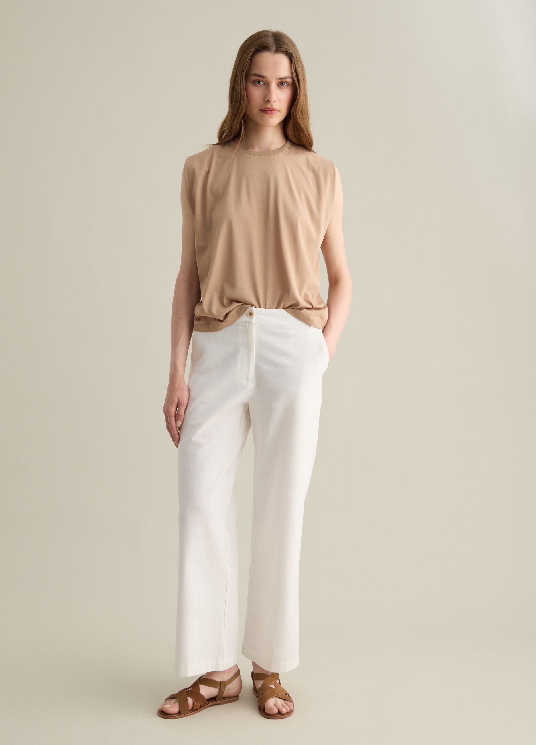 Beige short sleeve t-shirt in cotton and polyester blend
