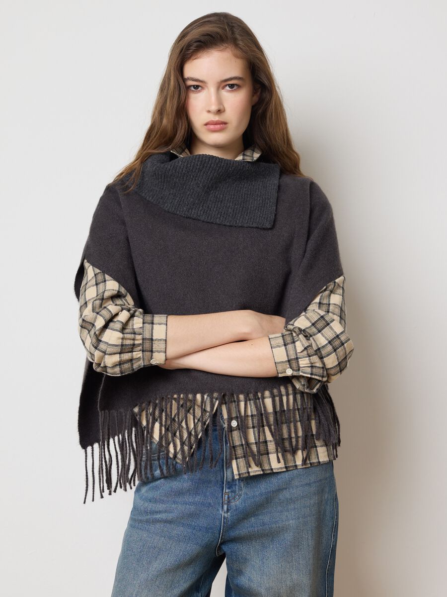 Grey Scarf with Fringe_2