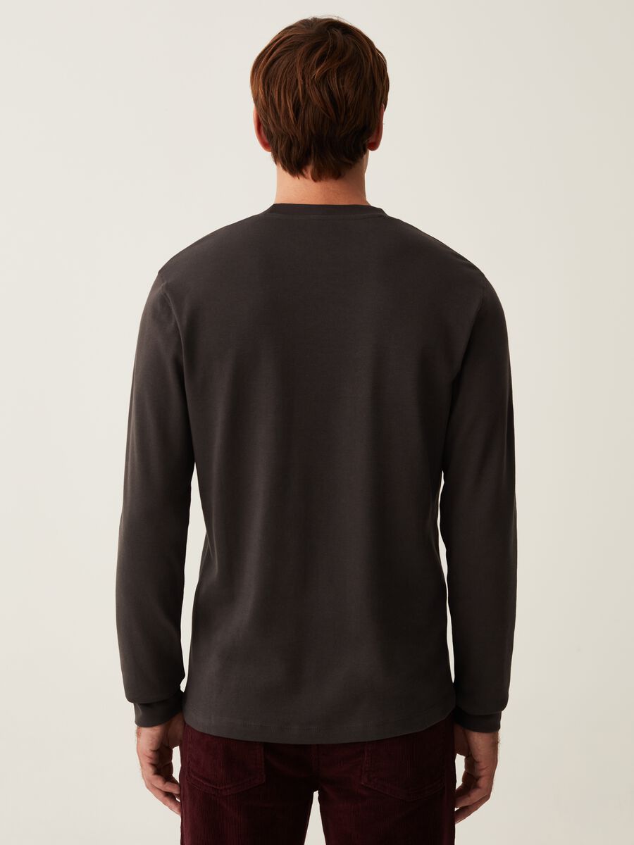 Long-sleeved T-shirt with round neck_2