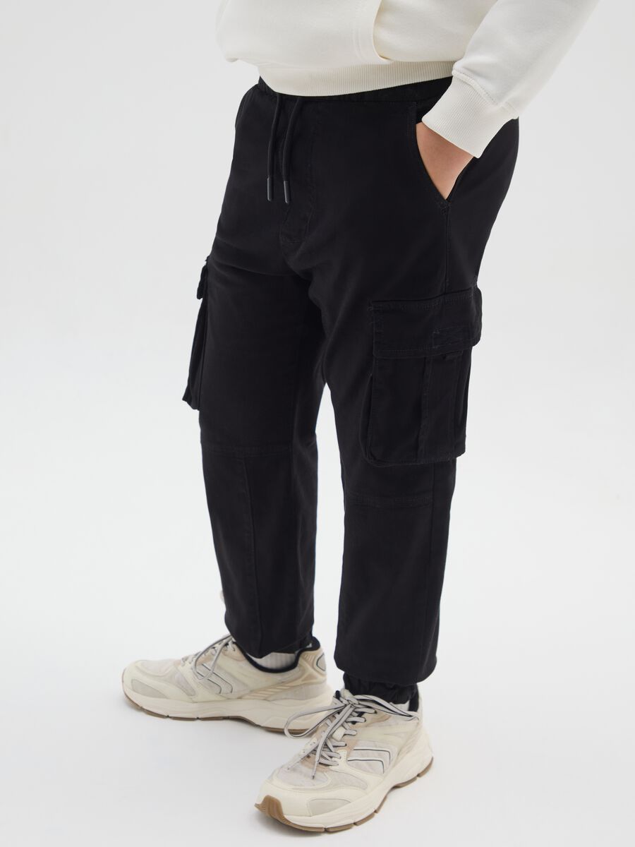 Pantaloni da ragazzo in misto cotone elasticizzato neri_2