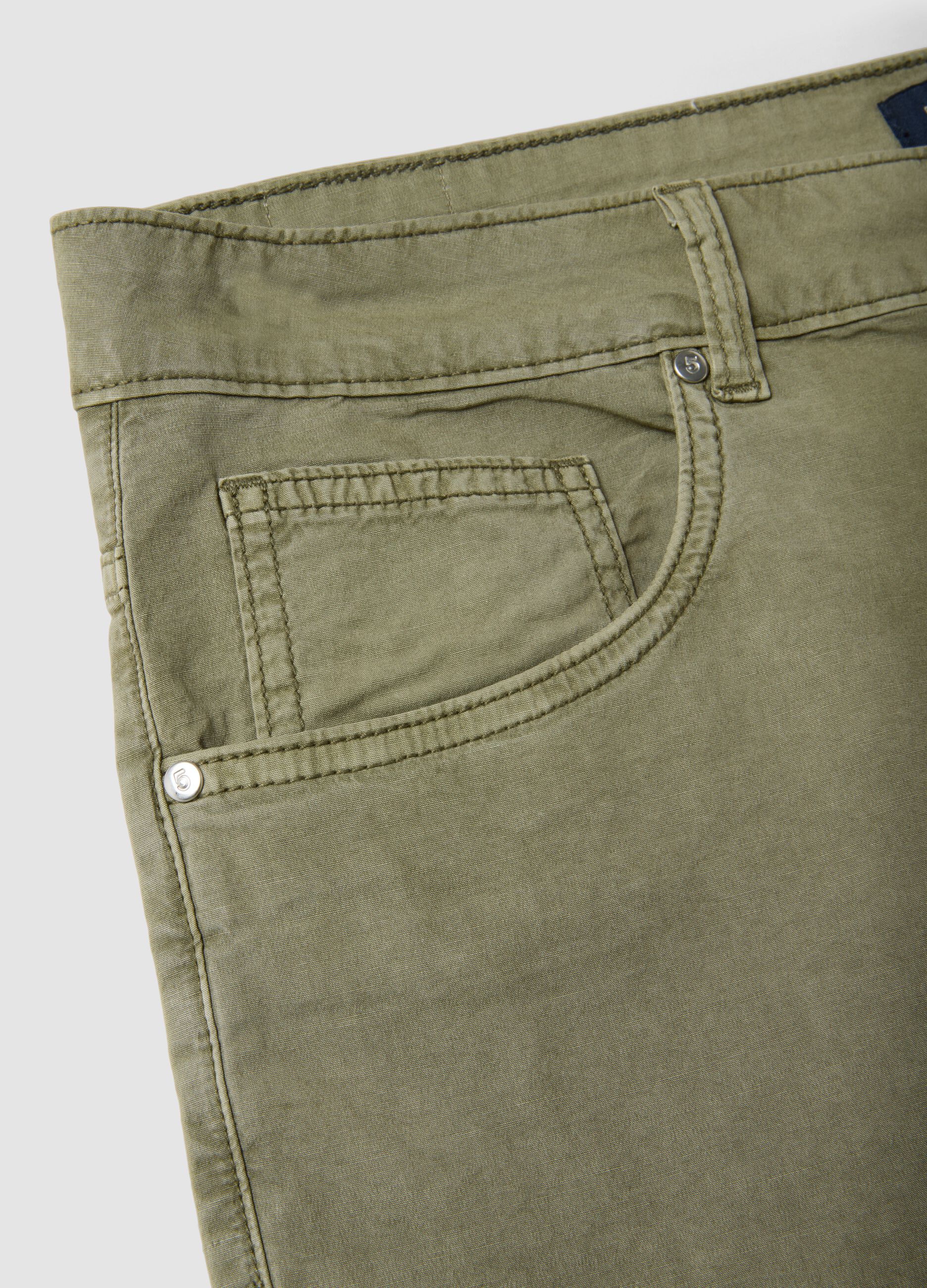 Green stretch cotton five-pocket Bermuda shorts