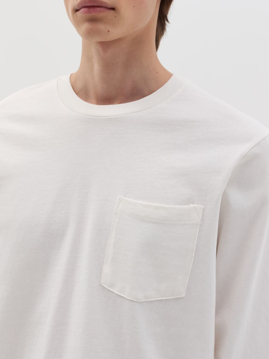 Cotton T-shirt with pocket and long sleeves_1