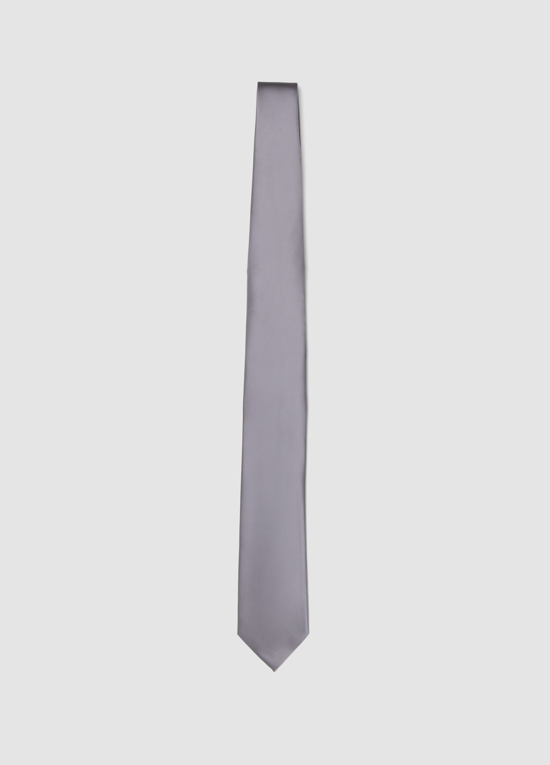 Grey tie with 7.5 cm blade in lustrous fabric