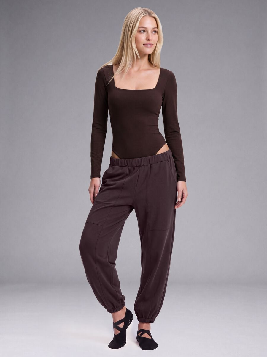 Body marrone in tessuto elasticizzato con scollo madonna_1