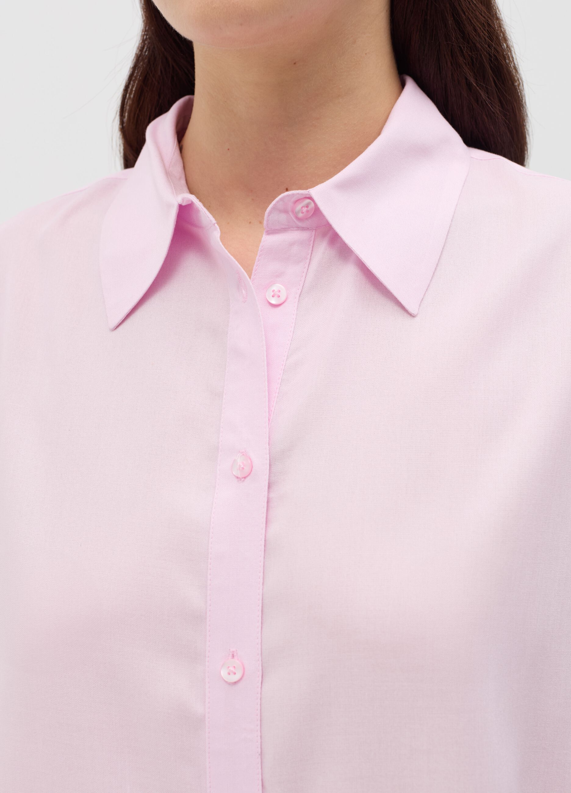 Short-sleeved shirt in viscose
