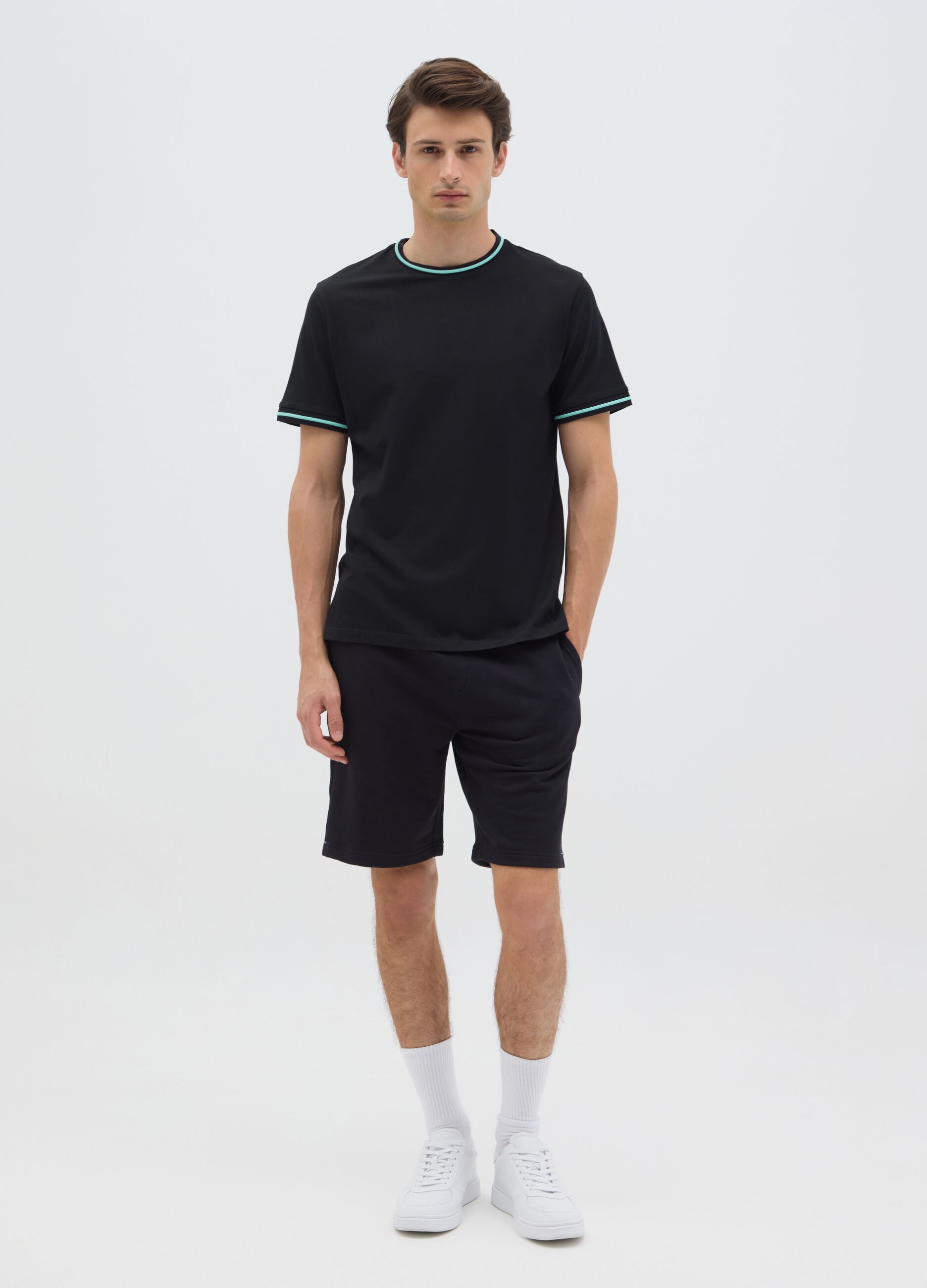 Men's Black Cotton Blend Regular Fit Shorts