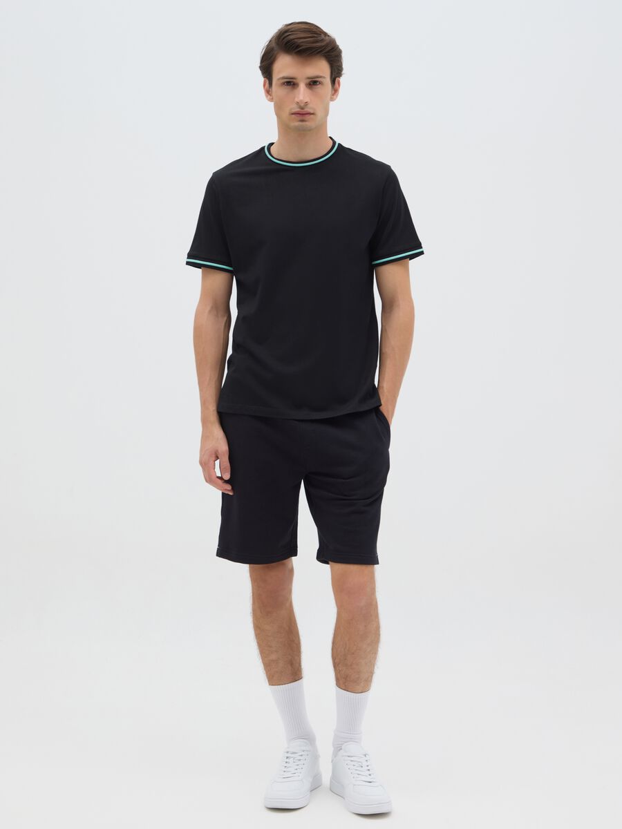 Men's Black Cotton Blend Regular Fit Shorts_0