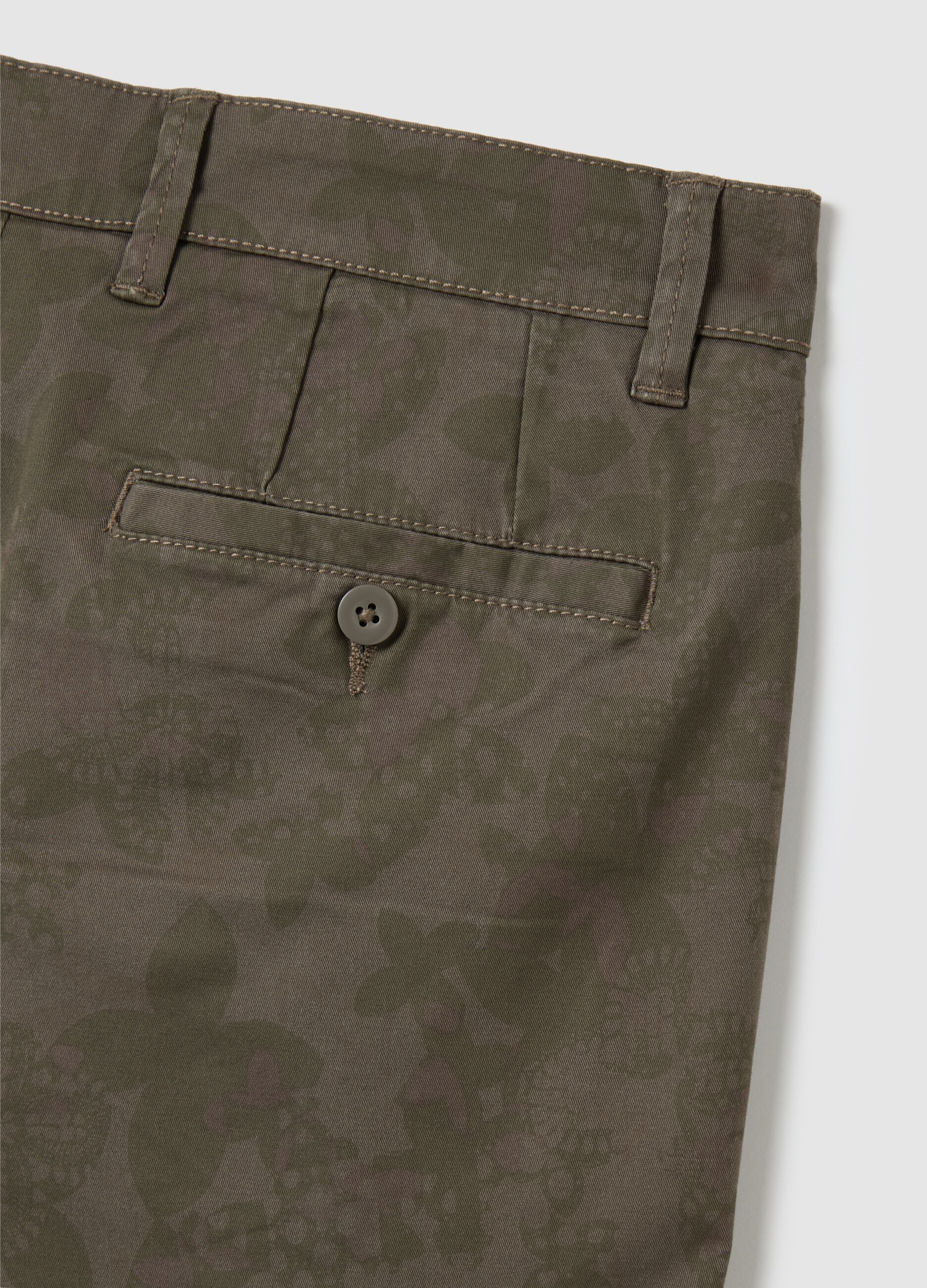 Bermuda da uomo in cotone marrone regular fit