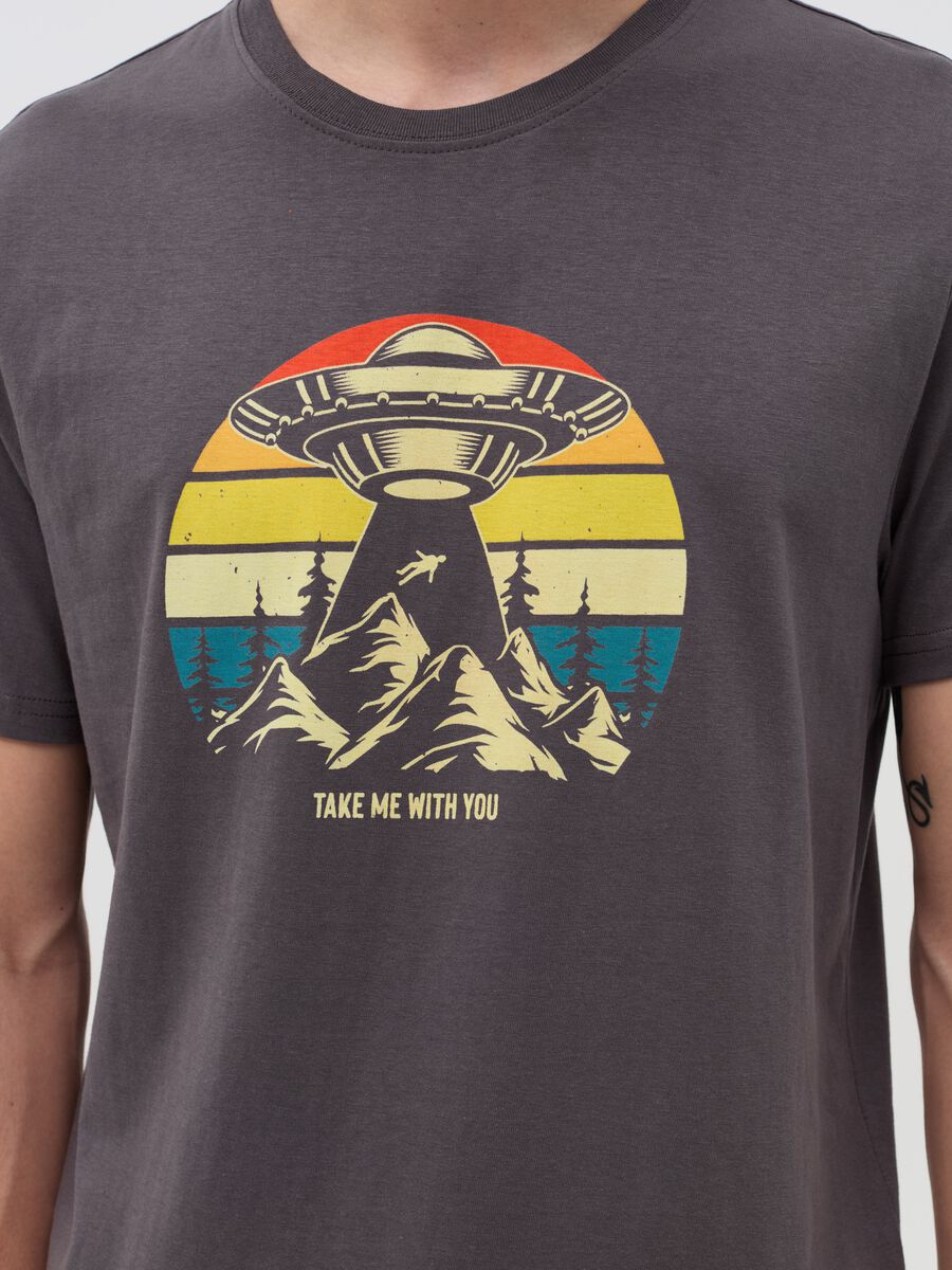 T-shirt with &ldquo;Take me with you&rdquo; print_3