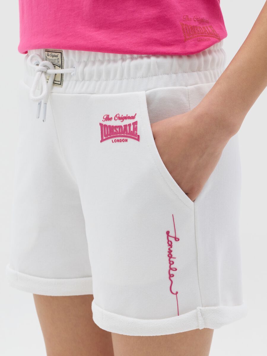 White shorts in fleece with print_2