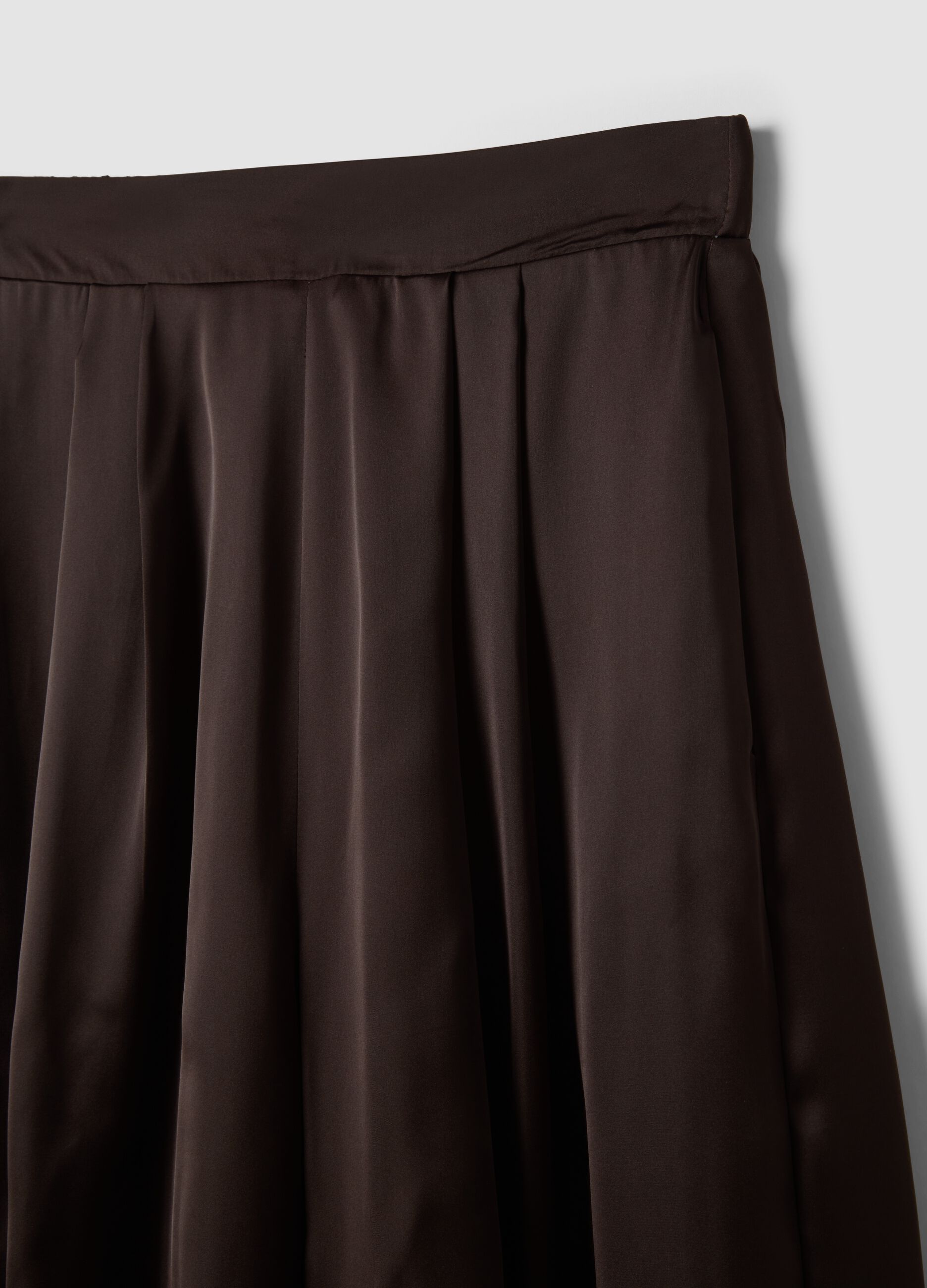 Brown baggy-fit trousers with elasticated cuffs