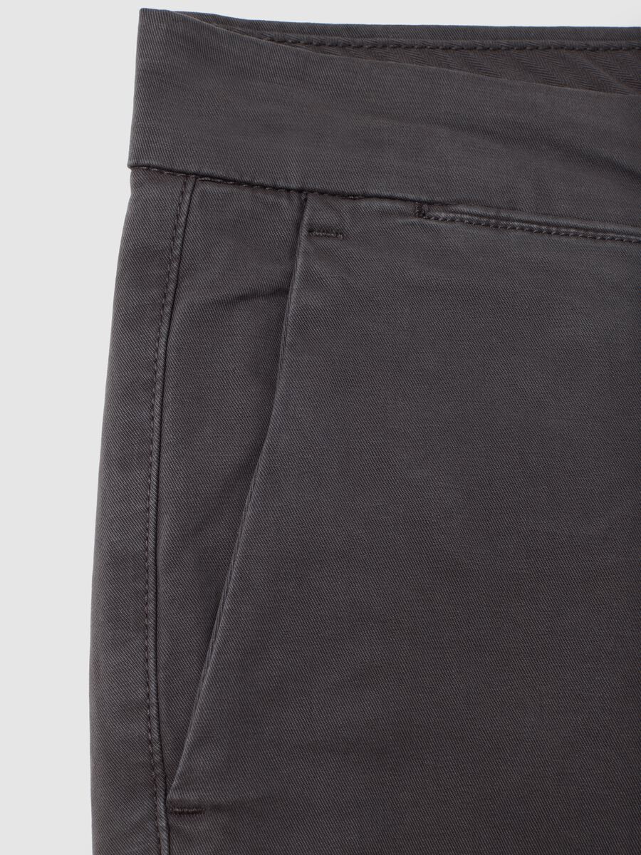 Grey stretch cotton regular fit trousers_5