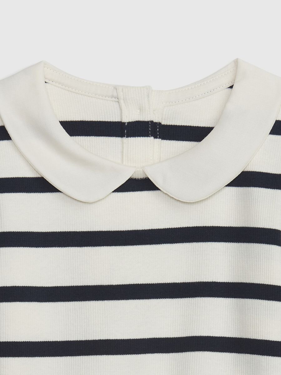 T-shirt a maniche lunghe con colletto_3