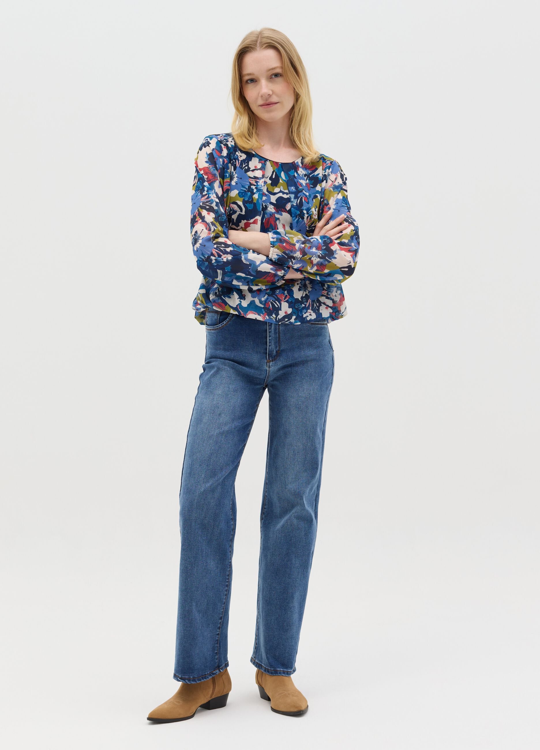 Long-sleeved blouse with floral print