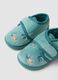Green baby slippers with hook-and-loop fastening and embroidery_1