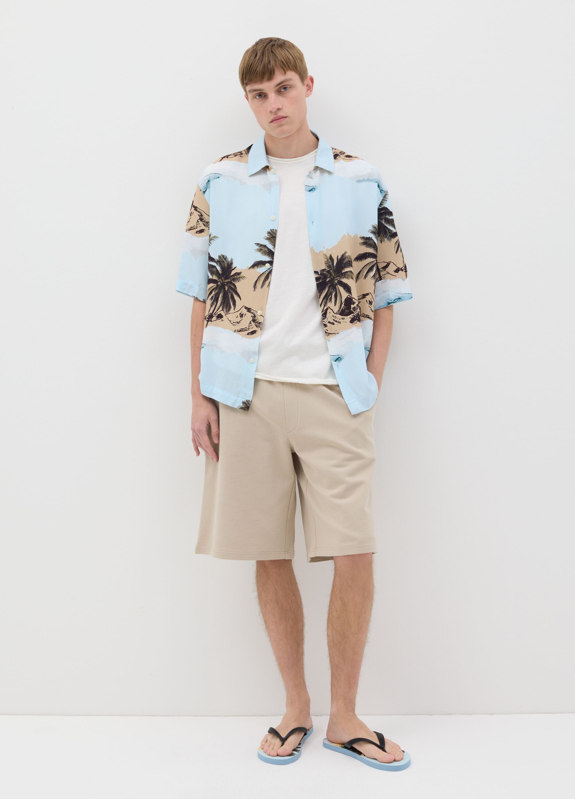 Men's short-sleeved, oversized multi-coloured 100% viscose shirt with print