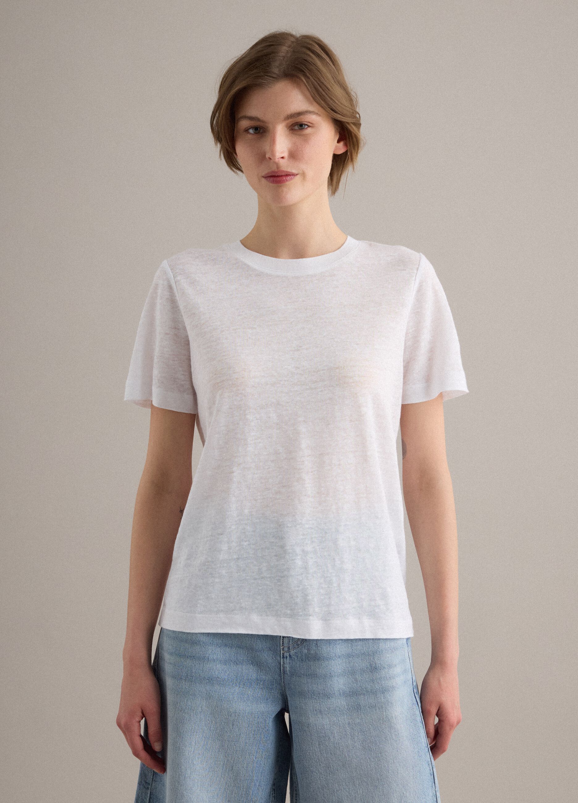 T-shirt bianca in puro lino a maniche corte regular fit