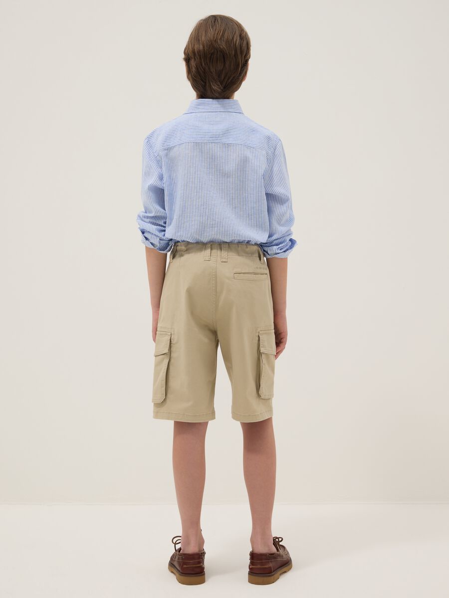 Shorts cargo in cotone elasticizzato beige da ragazzo regular fit_1