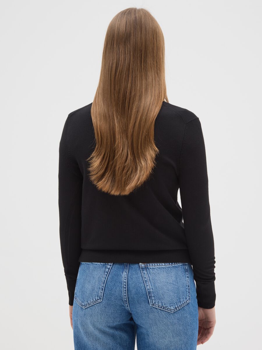 Cardigan girocollo nero regular fit con lavorazione a maglia jersey_2