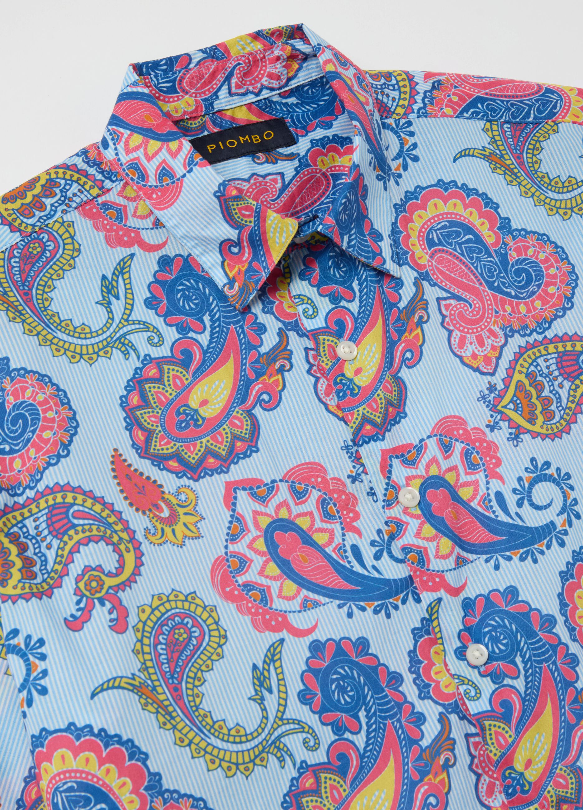 Short-sleeved shirt with stripes and paisley print