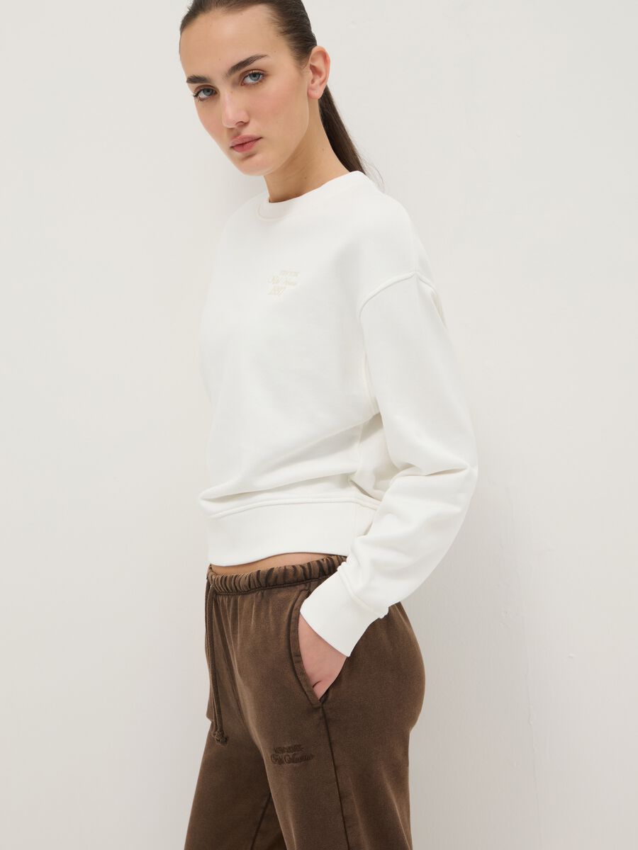 White crewneck sweatshirt in cotton blend regular fit with writing_3