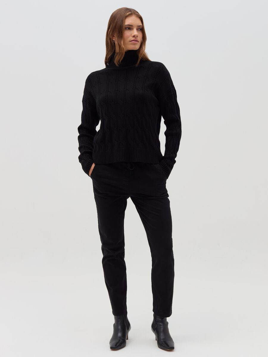 Cable-knit pullover with high neck_1