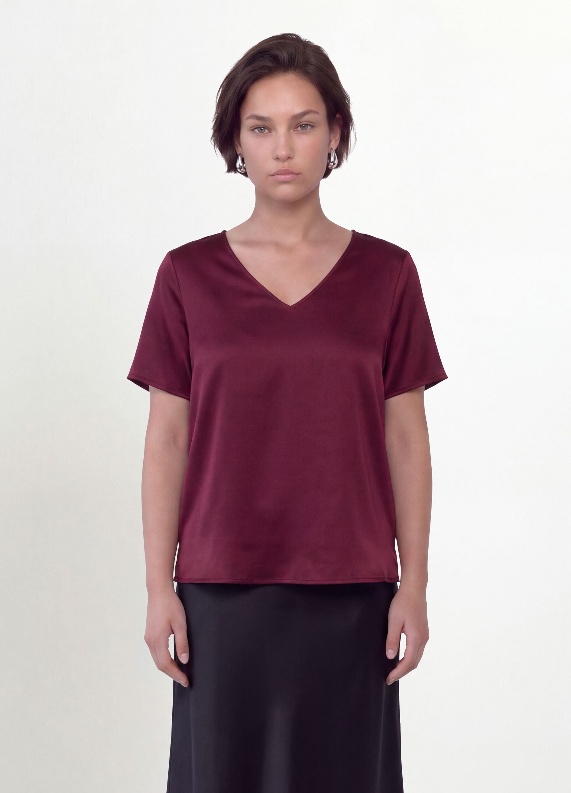 Red satin V-neck blouse in stretch fabric, regular fit