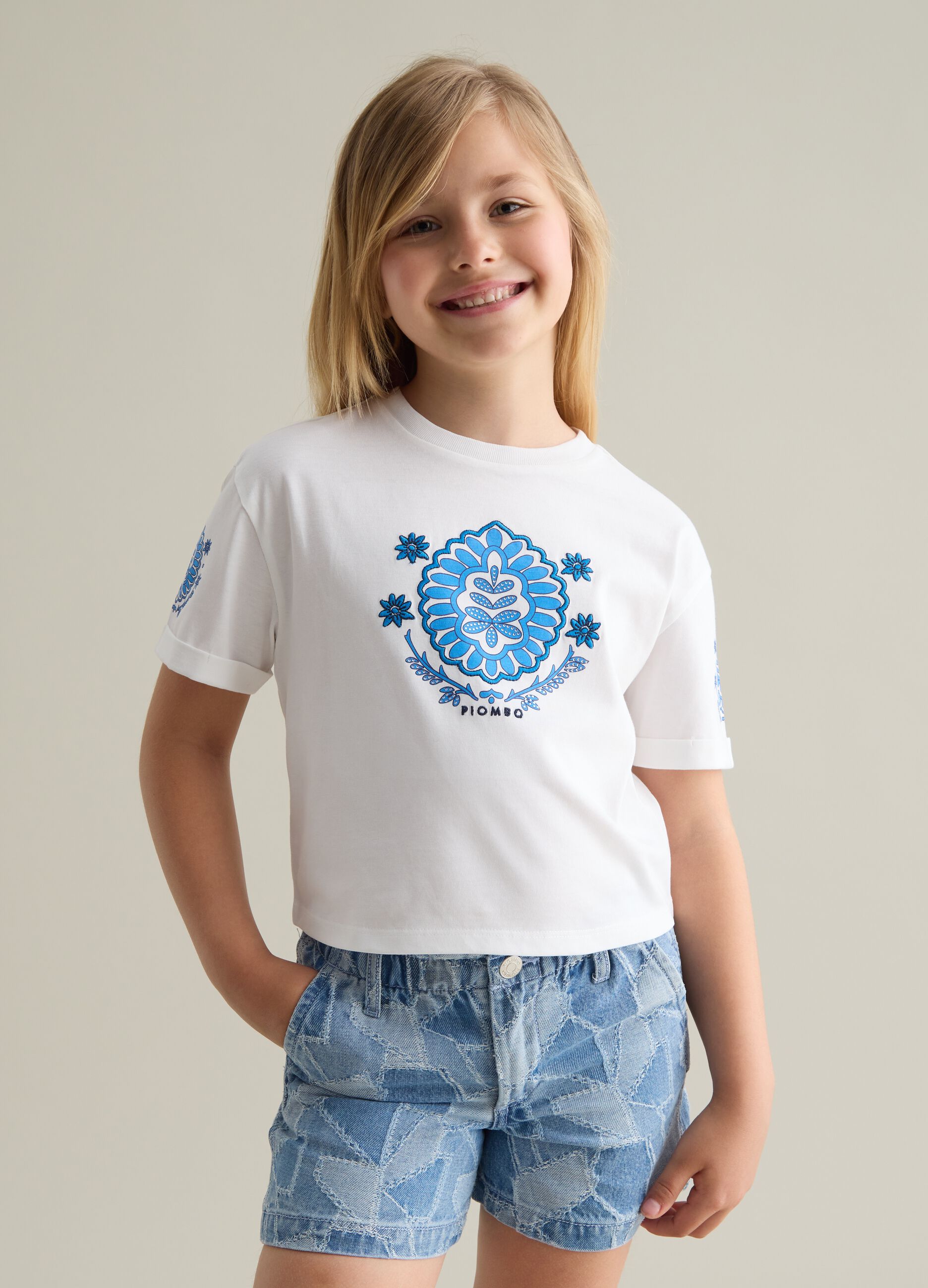 Girls' white pure cotton T-shirt, regular fit