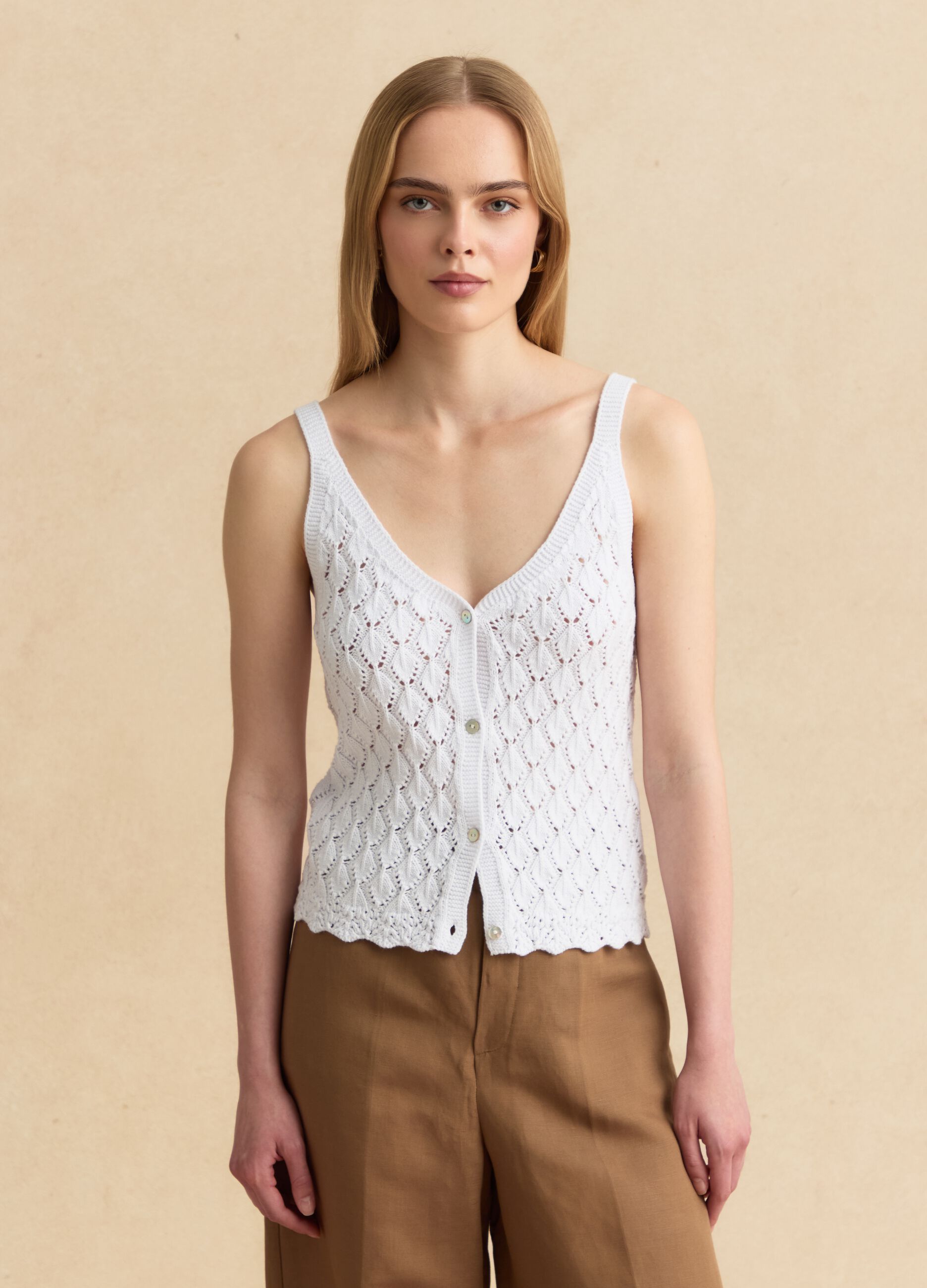 White organic cotton knitted gilet
