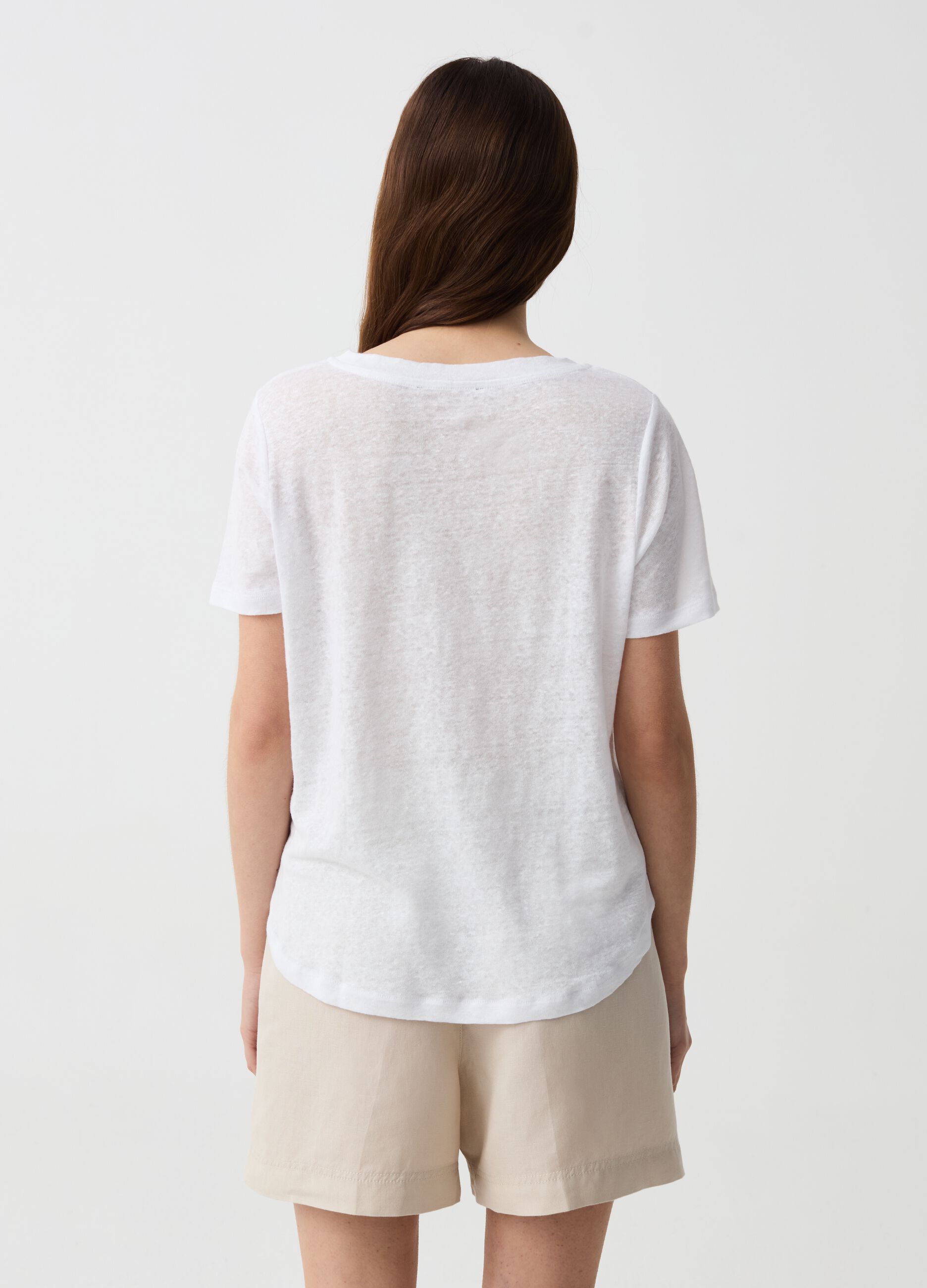 Linen T-shirt with round neck