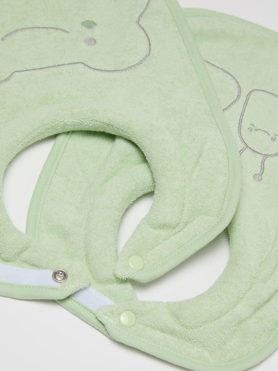 Two-pack bibs with snails embroidery_2