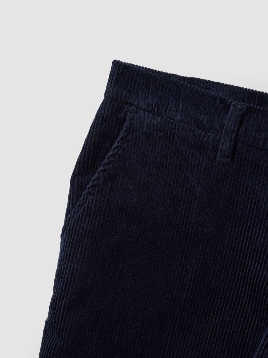 Pantaloni chino blu in cotone elasticizzato a coste regular fit_5