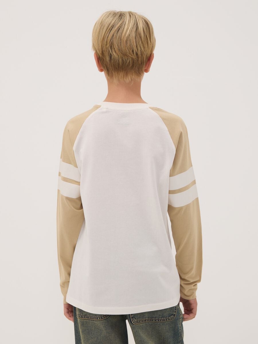 T-shirt bianca in puro cotone organico con girocollo_2