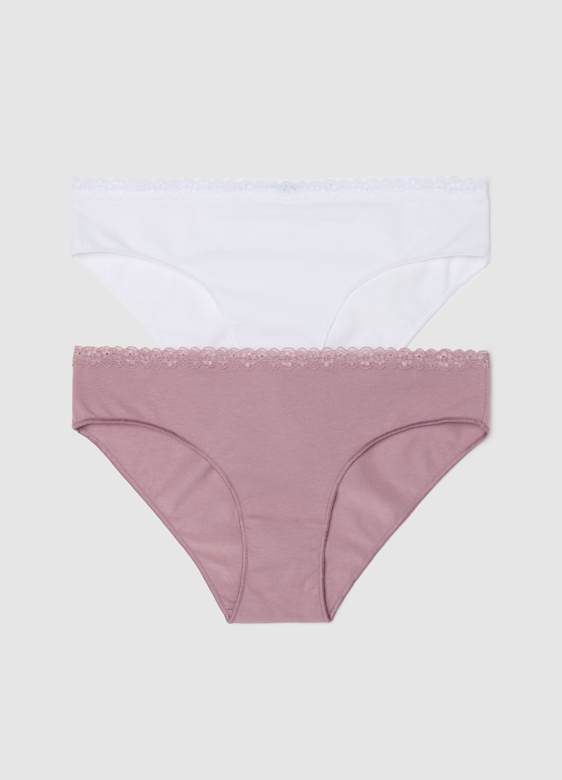 Two-pack briefs with lace trim