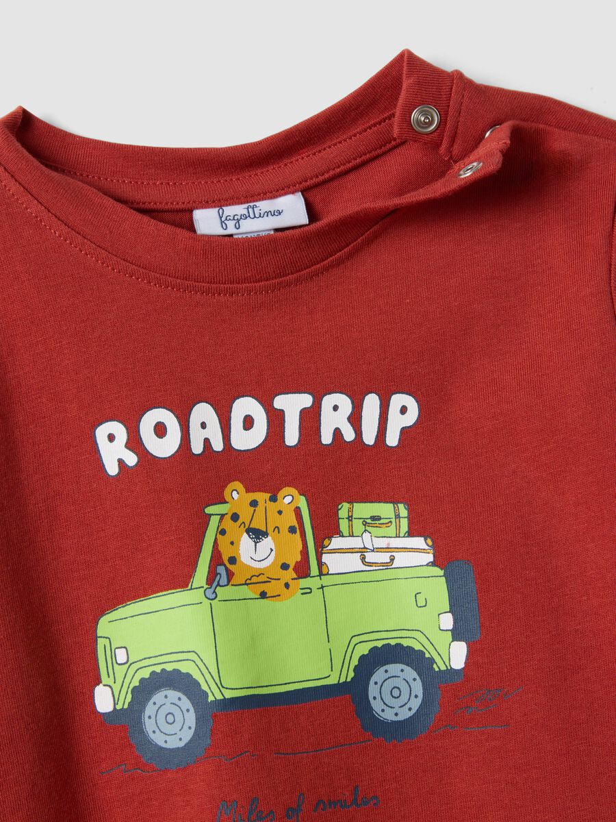 T-shirt rossa a maniche corte in puro cotone organico con stampa_2